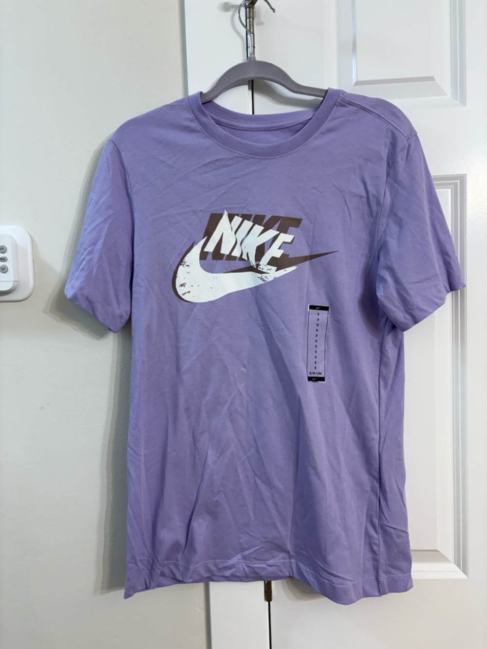 NWT Nike Men’s Lavender Graphic Logo Short Sleeve Tee